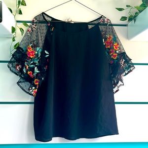 Short sleeve floral top